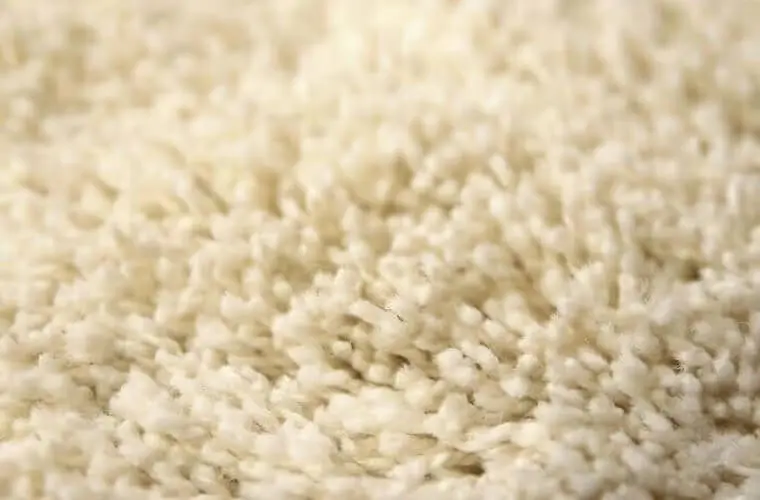 汚れに強いシャギータイプのカーペット「NINA/ニーナ」