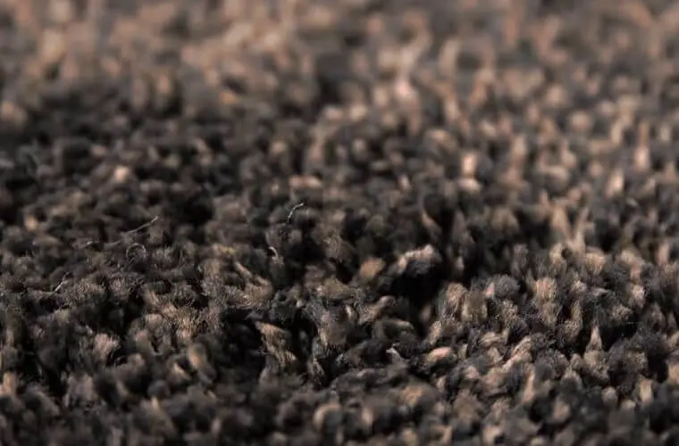 汚れに強いシャギータイプのカーペット「NINA/ニーナ」