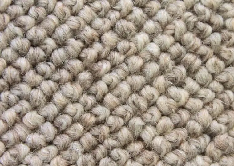 ボリュームたっぷりの上質な100％カーペット「LINEAR/リニア」