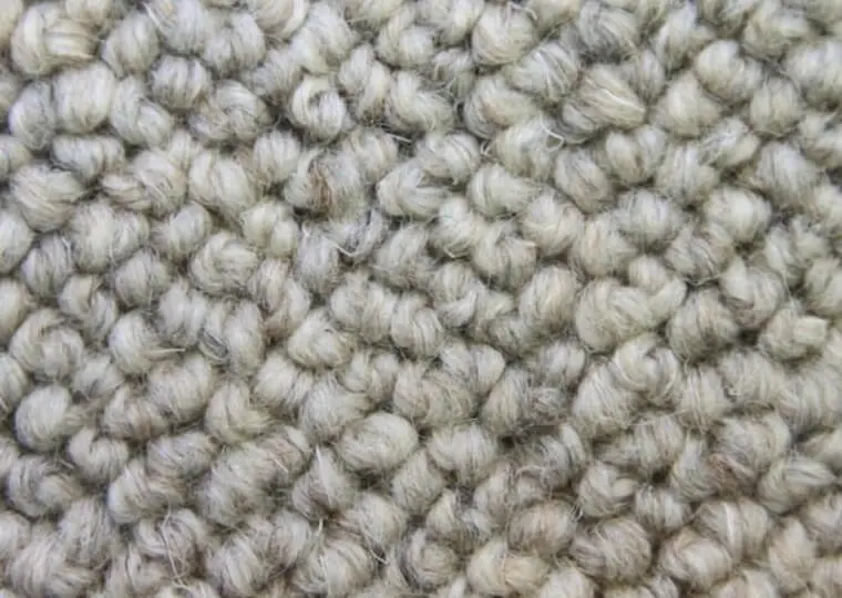 ボリュームたっぷりの上質な100％カーペット「LINEAR/リニア」