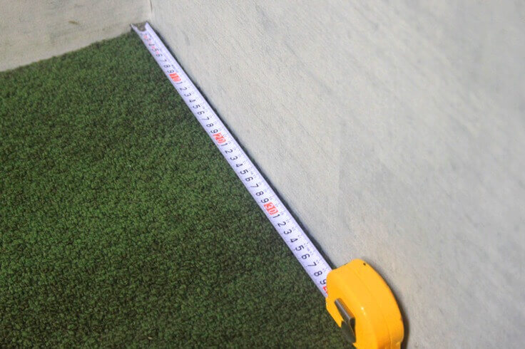 部屋のサイズを採寸する