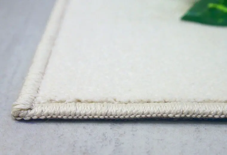 優れた撥水と防汚機能付きカーペット「GLES/グレス」