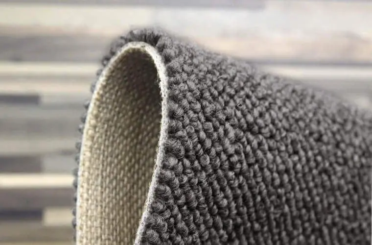 ボリュームたっぷりの上質な100％カーペット「LINEAR/リニア」