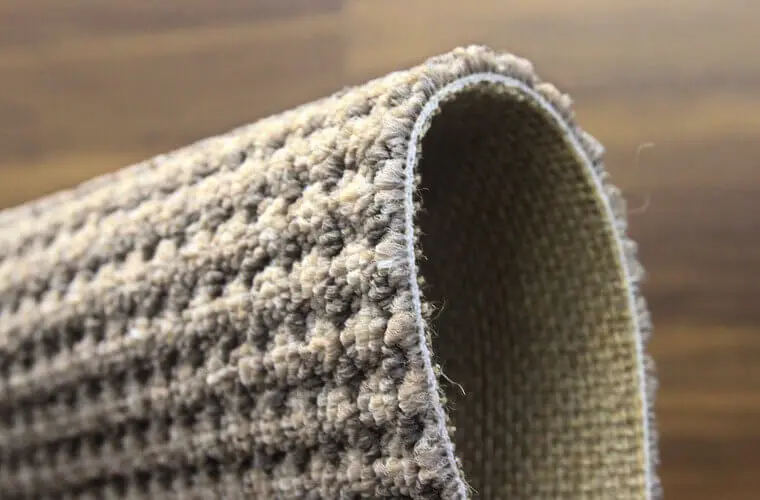 ぷっくりとした立体的なハイ&ローパイル